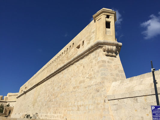 Fort-St-Elmo-Valletta-Malta-4.jpg